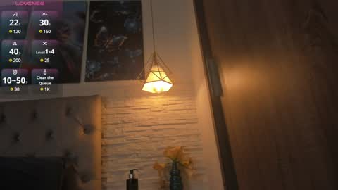 Snapshot of mandyminx66 chatting on 12-13-24, 11:39 Mandy Val online show from 12-13-24, 11:39