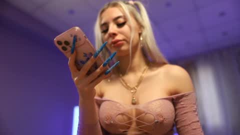 Snapshot of mandypeas chatting on 12-14-24, 08:13 Anto Lovense is Active My pleasure is in your hands Private is Open online show from 12-14-24, 08:13