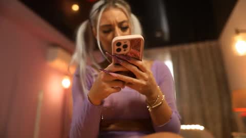 Snapshot of mandypeas chatting on 09-28-25, 06:52 Anto Lovense is Active My pleasure is in your hands Private is Open online show from 09-28-25, 06:52