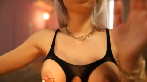 Snapshot of mandypeas chatting on 09-30-25, 07:35 Anto Lovense is Active My pleasure is in your hands Private is Open online show from 09-30-25, 07:35