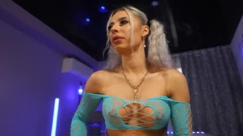 Snapshot of mandypeas chatting on 10-16-25, 06:25 Anto Lovense is Active My pleasure is in your hands Private is Open online show from 10-16-25, 06:25