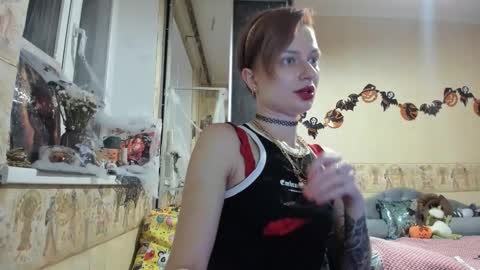 Mandy online show from 10-26-25, 03:40