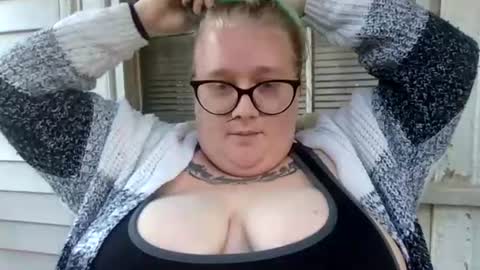 ManicPixiePop online show from 07-29-26, 10:57