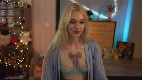 Amelie online show from 05-14-26, 06:04