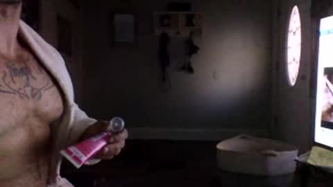 manmuscles3 online show from 12-05-24, 08:44