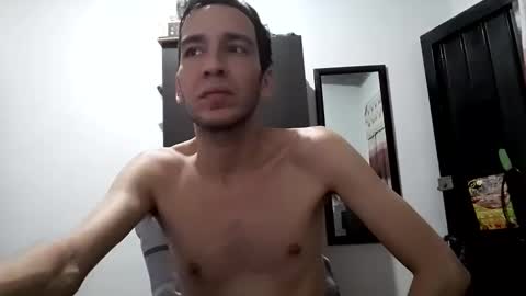 Snapshot of manolo8020 chatting on 02-19-26, 05:25 manolo8020 online show from 02-19-26, 05:25