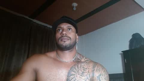 Snapshot of manolofitt chatting on 05-20-26, 06:58 Manolo online show from 05-20-26, 06:58