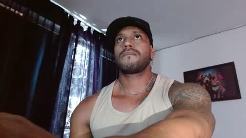 Snapshot of manolofitt chatting on 06-21-26, 05:48 Manolo online show from 06-21-26, 05:48