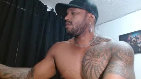 Snapshot of manolofitt chatting on 06-24-26, 03:22 Manolo online show from 06-24-26, 03:22