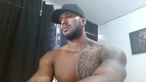 Snapshot of manolofitt chatting on 07-24-26, 04:05 Manolo online show from 07-24-26, 04:05