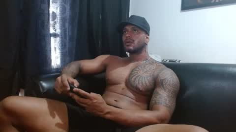 Snapshot of manolofitt chatting on 07-27-26, 04:36 Manolo online show from 07-27-26, 04:36