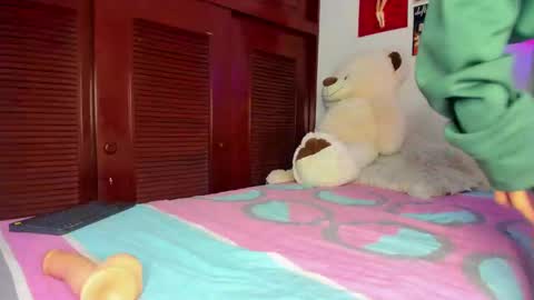 Snapshot of mantis_wine chatting on 03-05-25, 12:59 MARY online show from 03-05-25, 12:59