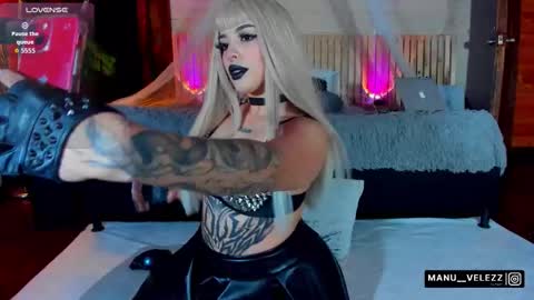 manu  velezz   Help me to get to 100 thumbs ups Tip 25tks  Rate me  online show from 11-26-25, 02:56