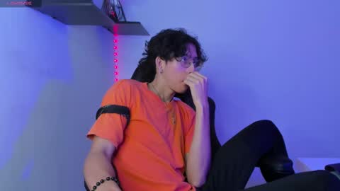 Manuel online show from 02-25-25, 11:11