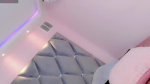 Snapshot of manuela_kingsley chatting on 12-28-24, 05:35 Manuela Kingsley online show from 12-28-24, 05:35