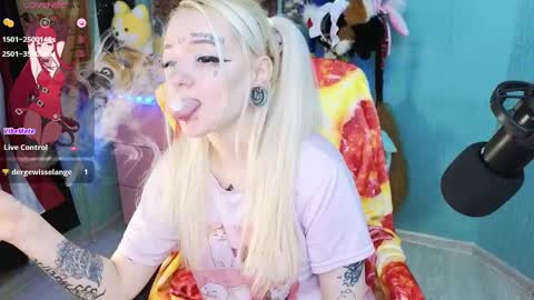 Snapshot of manuela_unicorn chatting on 01-14-25, 10:34 Manuela online show from 01-14-25, 10:34