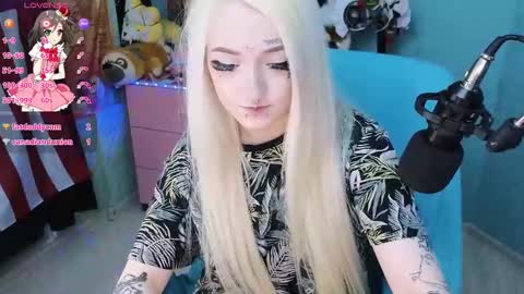 Snapshot of manuela_unicorn chatting on 02-26-25, 03:41 Manuela online show from 02-26-25, 03:41