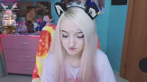 Snapshot of manuela_unicorn chatting on 11-13-25, 08:30 Manuela online show from 11-13-25, 08:30