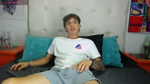 Manuel online show from 03-27-26, 08:26