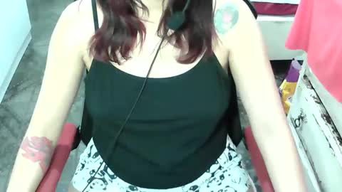 Manu Escarlate online show from 04-28-26, 02:27