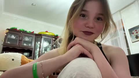 Emma online show from 05-30-26, 04:59