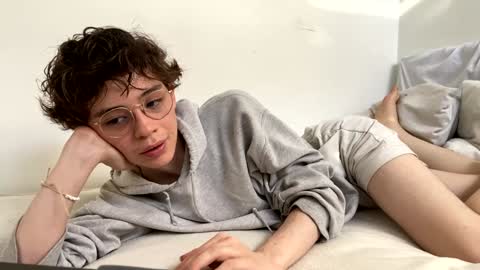 Snapshot of maplefroggy chatting on 01-23-25, 10:11 Maple online show from 01-23-25, 10:11