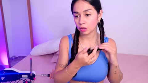 Snapshot of mar_333 chatting on 10-16-25, 01:45 online show from 10-16-25, 01:45