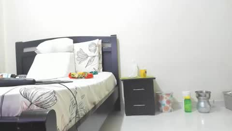 Mara online show from 11-11-25, 02:28