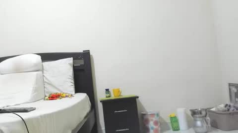 Mara online show from 11-14-25, 01:54