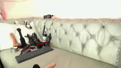 Mara  online show from 04-17-26, 09:40