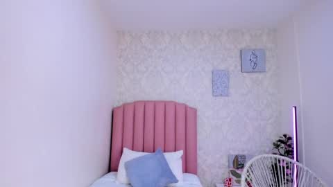 Mara online show from 04-11-26, 01:26