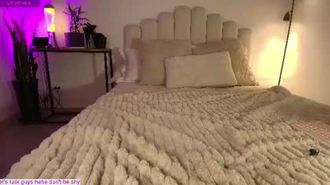 Snapshot of mara_santoro chatting on 06-27-26, 12:59 Mara Santoro online show from 06-27-26, 12:59