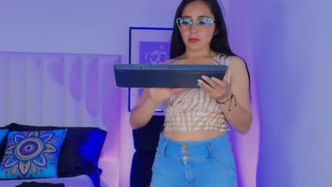 Mara online show from 12-16-25, 08:03