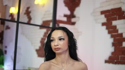 Snapshot of maraciel chatting on 06-15-26, 08:33 Mara online show from 06-15-26, 08:33
