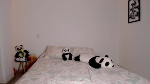 Snapshot of maragirl chatting on 01-11-26, 11:43 Mara online show from 01-11-26, 11:43