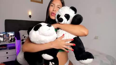 Snapshot of maragirl chatting on 02-27-26, 02:11 Mara online show from 02-27-26, 02:11
