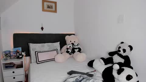 Snapshot of maragirl chatting on 03-26-26, 10:26 Mara online show from 03-26-26, 10:26