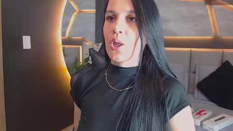 Mara Hanson online show from 12-19-25, 02:35