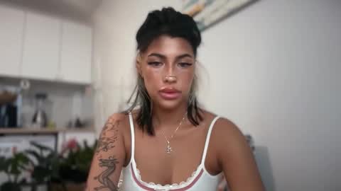 Marakuia online show from 10-23-25, 05:51