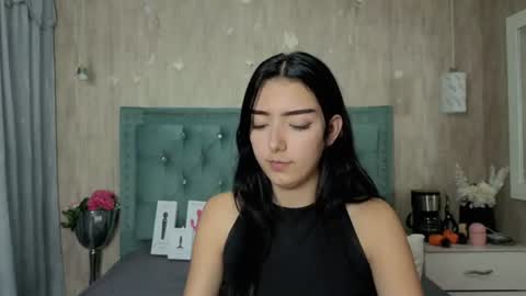 Snapshot of marcelaa_fox chatting on 06-10-26, 09:03 Marcela online show from 06-10-26, 09:03