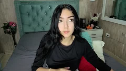 Snapshot of marcelaa_fox chatting on 06-25-26, 08:35 Marcela online show from 06-25-26, 08:35