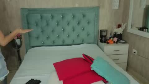 Snapshot of marcelaa_fox chatting on 07-04-26, 11:33 Marcela online show from 07-04-26, 11:33