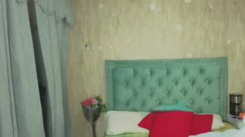 Snapshot of marcelaa_fox chatting on 07-08-26, 12:37 Marcela online show from 07-08-26, 12:37