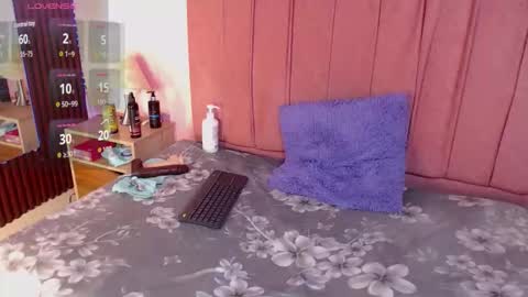 Snapshot of marcelinecutte303av chatting on 02-19-26, 12:39 marcelinecutte303av online show from 02-19-26, 12:39