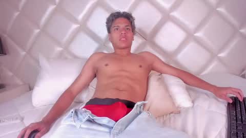 Snapshot of marco_deluxe chatting on 04-20-26, 11:35 marco_deluxe online show from 04-20-26, 11:35