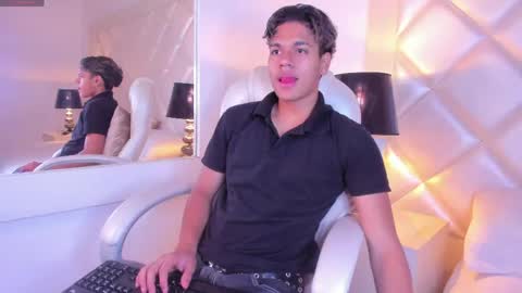 Snapshot of marco_deluxe chatting on 05-22-26, 02:01 marco_deluxe online show from 05-22-26, 02:01