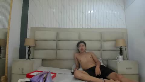 Snapshot of marcoandallice chatting on 06-22-26, 05:15 Marco And Allice online show from 06-22-26, 05:15
