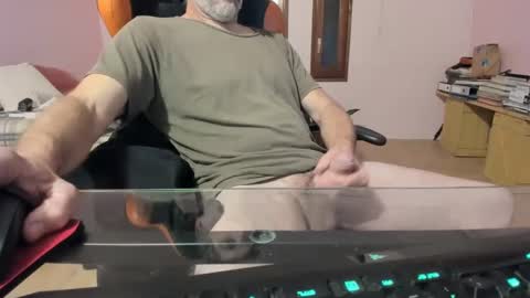 Snapshot of marcodepolo chatting on 12-23-24, 08:14 Marcodepolo online show from 12-23-24, 08:14