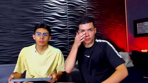 Marco and Ethan online show from 01-05-25, 04:47