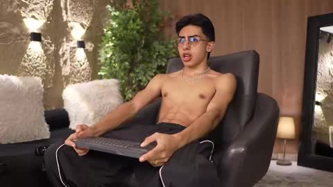 Marco and Ethan online show from 11-18-25, 07:18